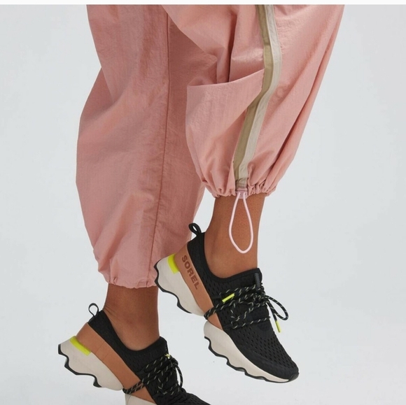 Basin and Range| Wide Leg Pants - Picture 3 of 10